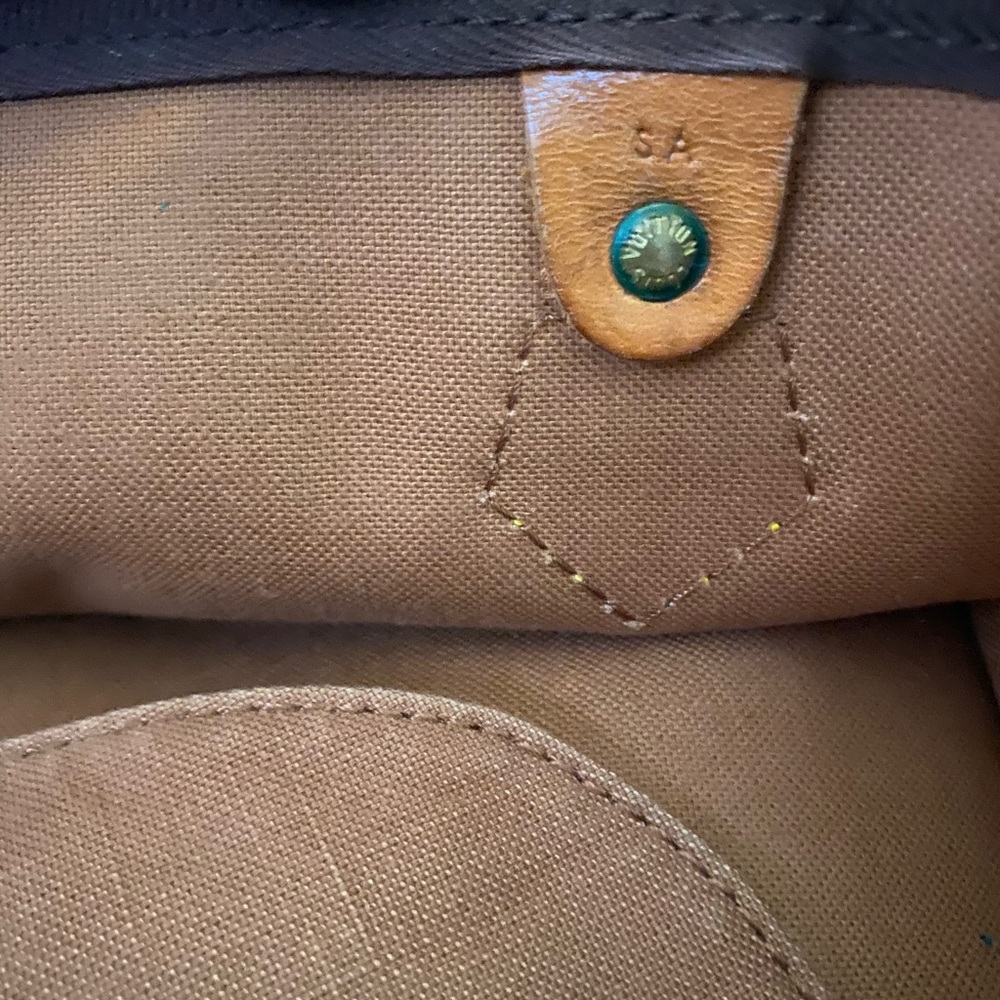 💎✨Authentic✨💎 LOUIS VUITTON MONOGRAM HAND … - Picture 16 of 16